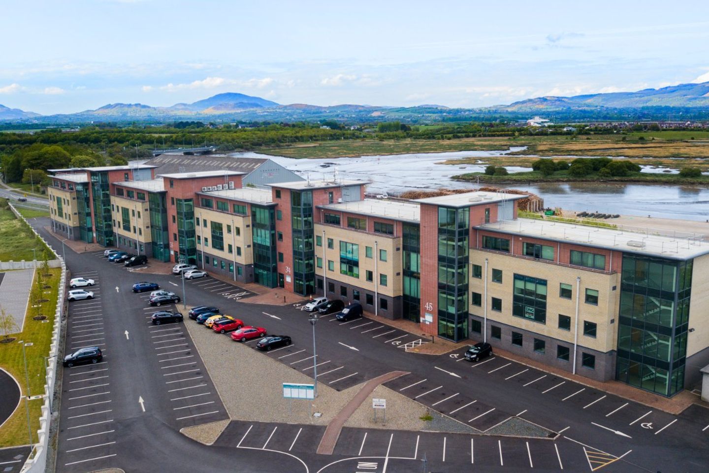 Commercial property for rent in Unit 8 Peaken Suite, Unit 8 Peaken