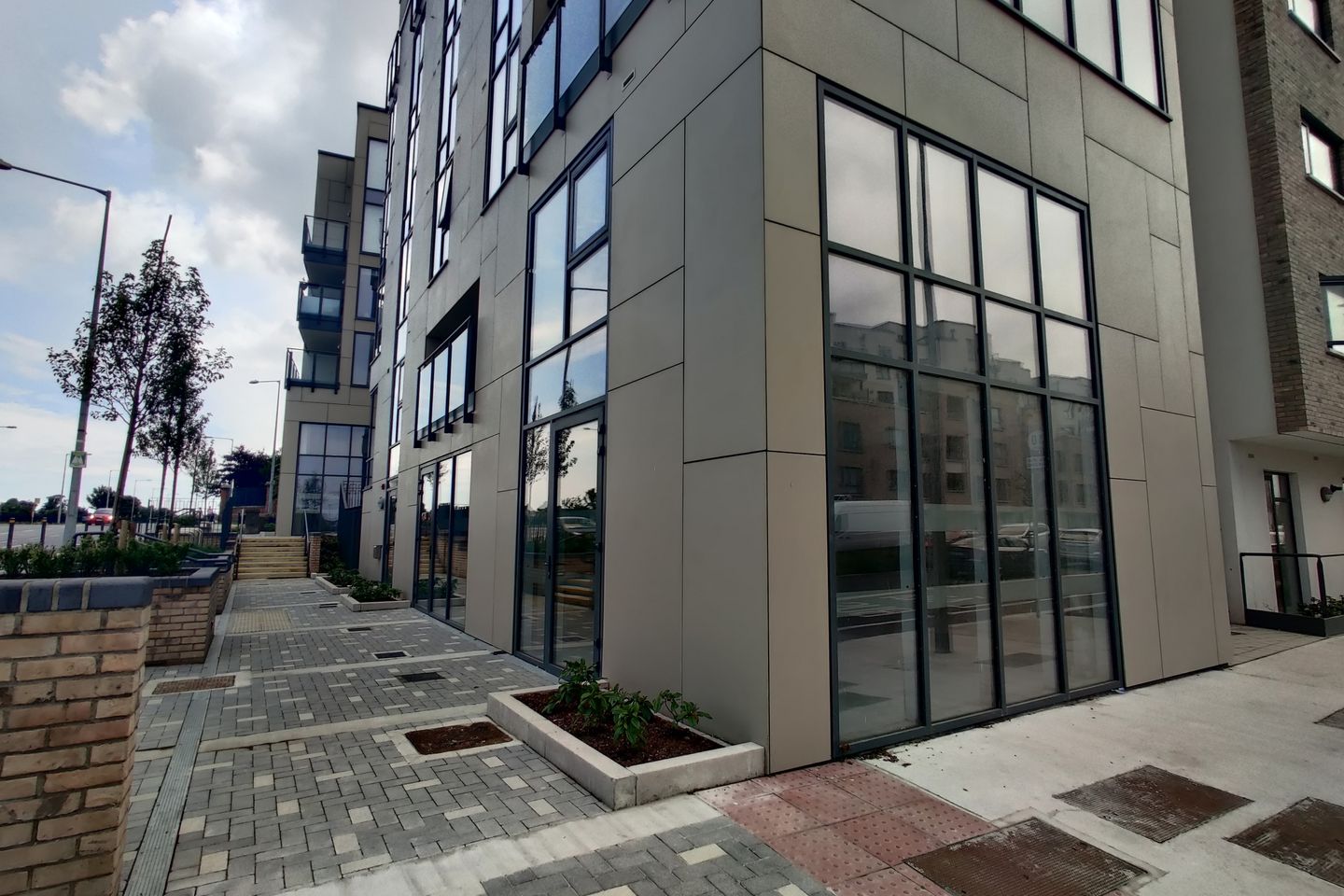 Commercial property for rent in Unit 2A New Priory, Hole in the Wall