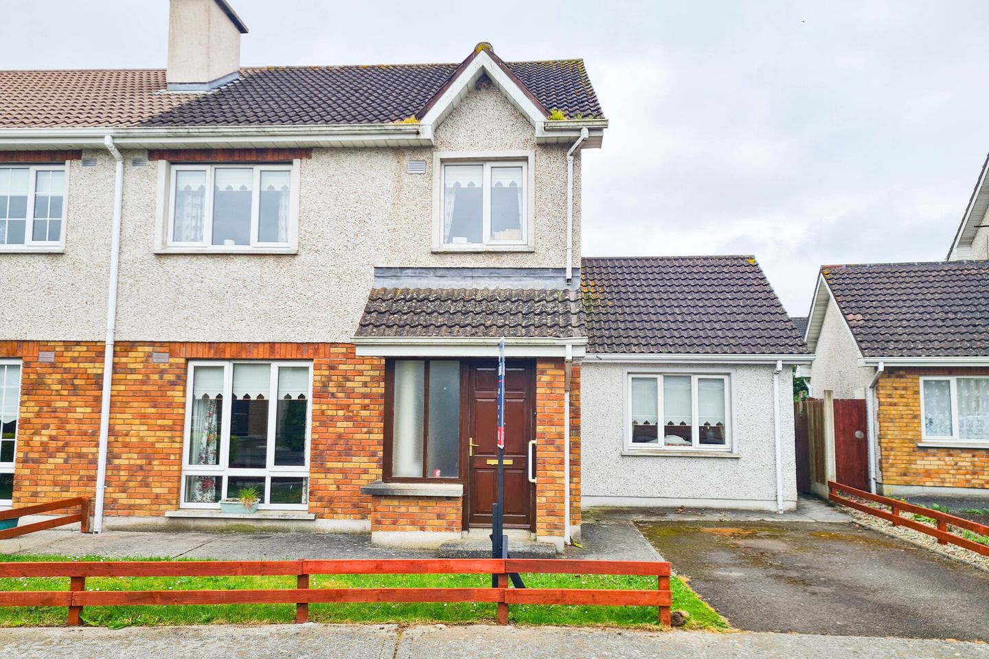10 Elmwood, Dublin Road, Thurles, Co. Tipperary, E41XW50 is for sale on