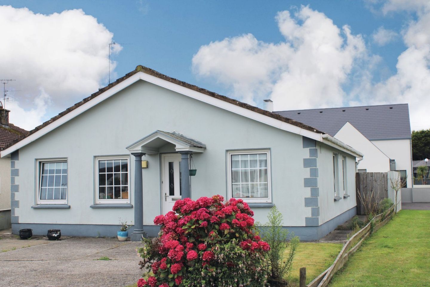 10 Cedar Court, Rosslare Strand, Co. Wexford, Y35AC8N is for sale on