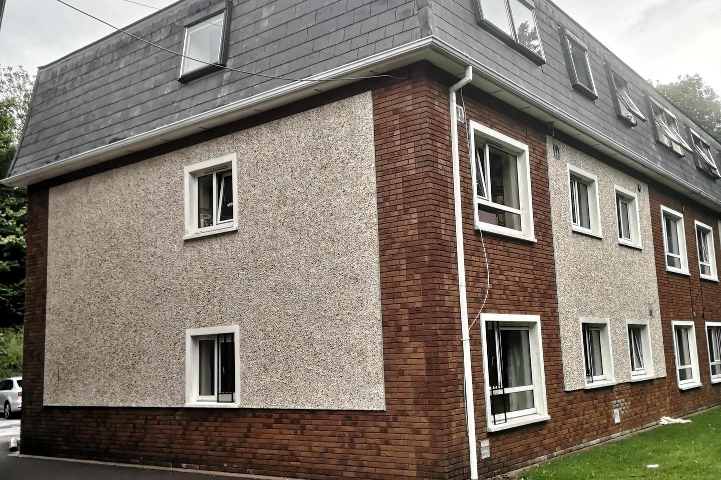 207 Ashbrook, Victoria Cross, Wilton, Co. Cork, T12XN75 is for sale on