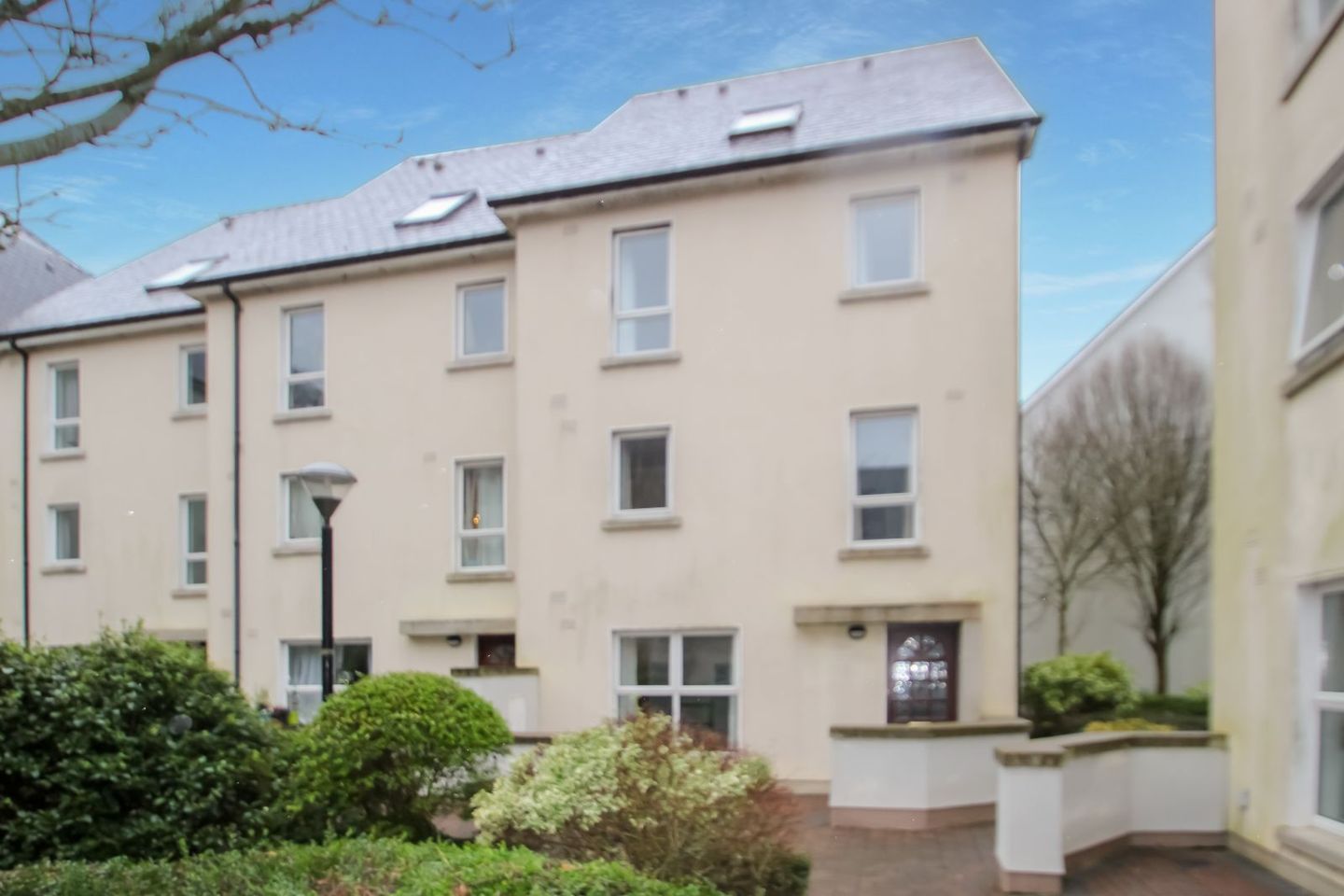 9 Dun Aengus, Dock Street, Galway City Centre, H91EP2V