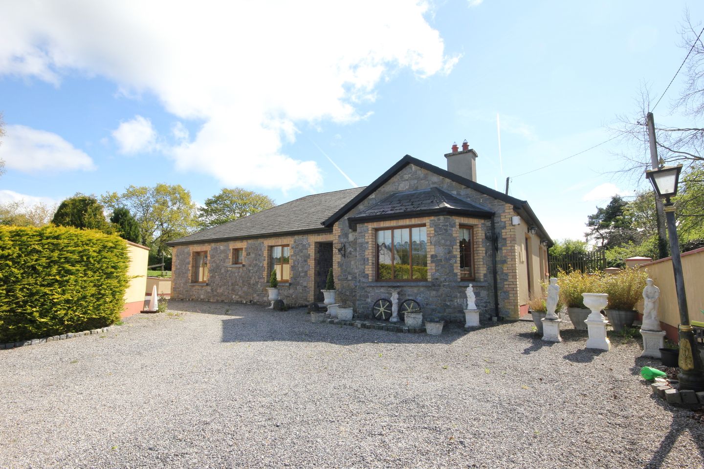 Jamestown Cottage, Rathmoyle Road, Abbeyleix, Co. Laois, R32RY61 is for