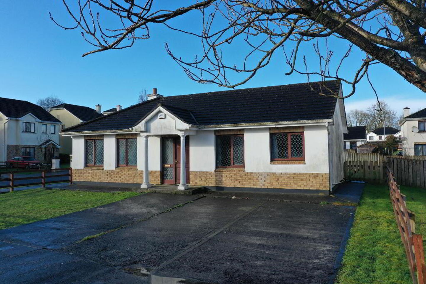 32 Oaklands, Summerhill, CarrickonShannon, Co. Leitrim, N41NP77 is