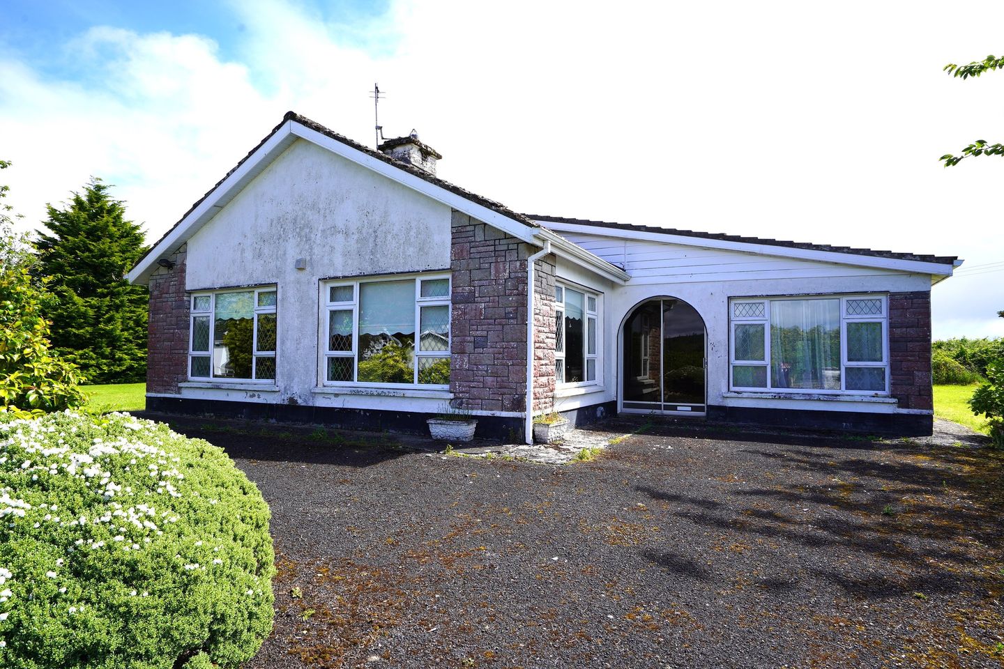 12 Abbeylawn, Clarecastle, Co. Clare, V95Y77E is for sale on Daft.ie