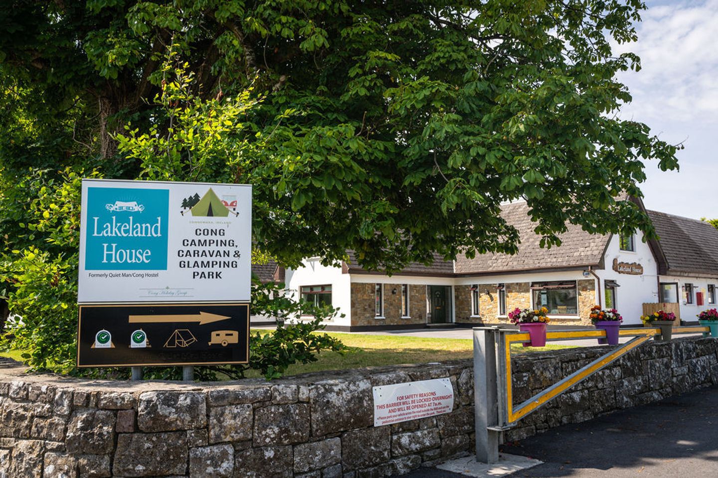 Commercial property for sale in CONG CAMPING, CARAVAN & GLAMPING PARK