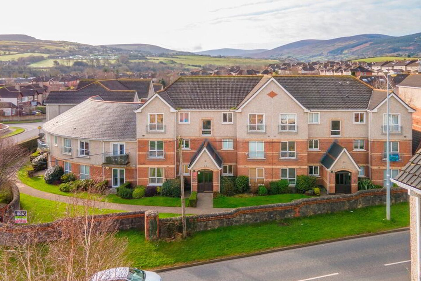30 Ellensborough Lodge, Kiltipper, Dublin 24, D24W471 is for sale on