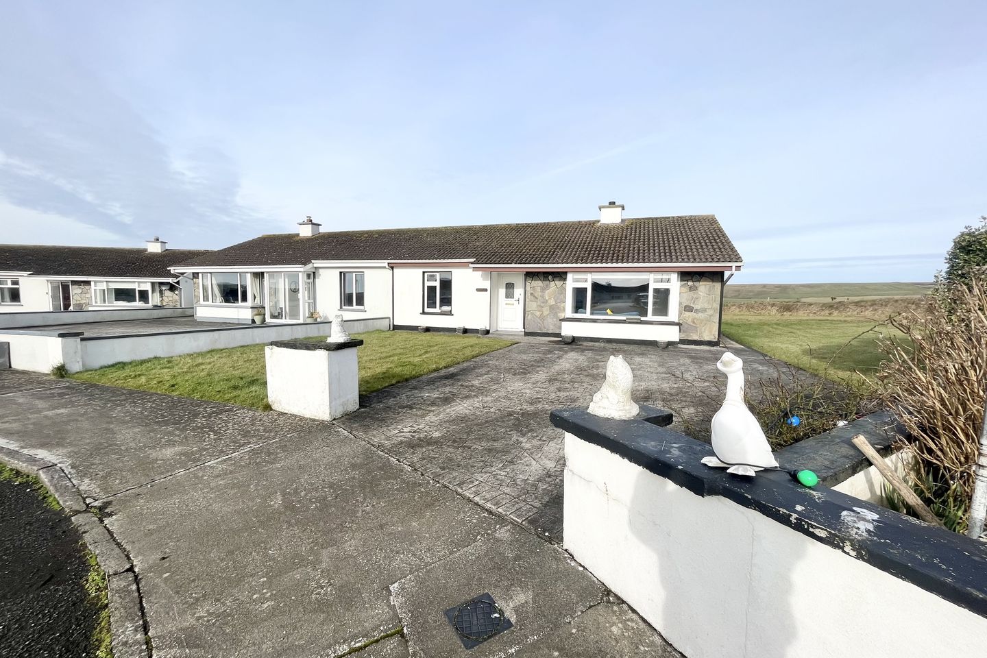 Costaplenti, 4 Sunnyside Heights, Kilkee, Co. Clare, V15DE93 is for