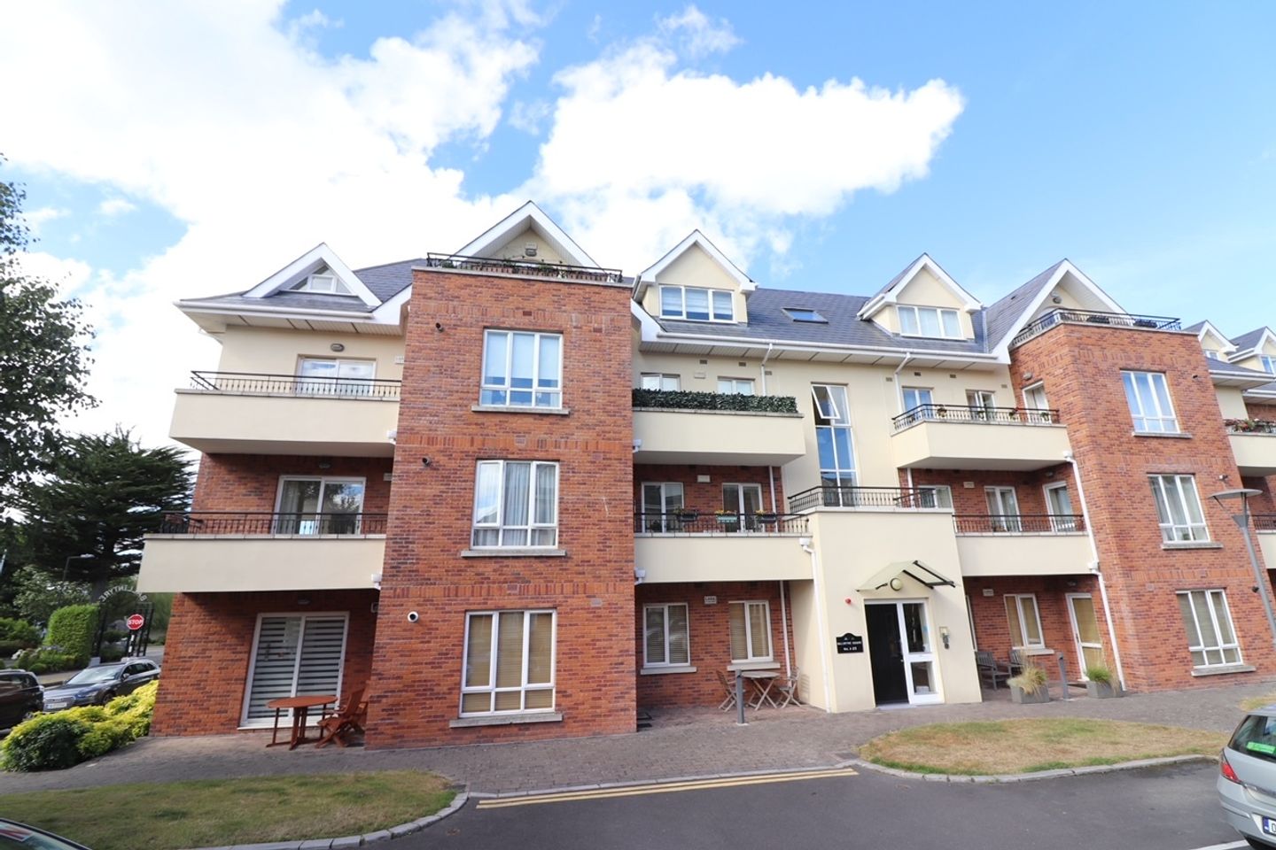 18 Ballintyre Square, Ballinteer, Ballinteer, Dublin 16 is for sale on