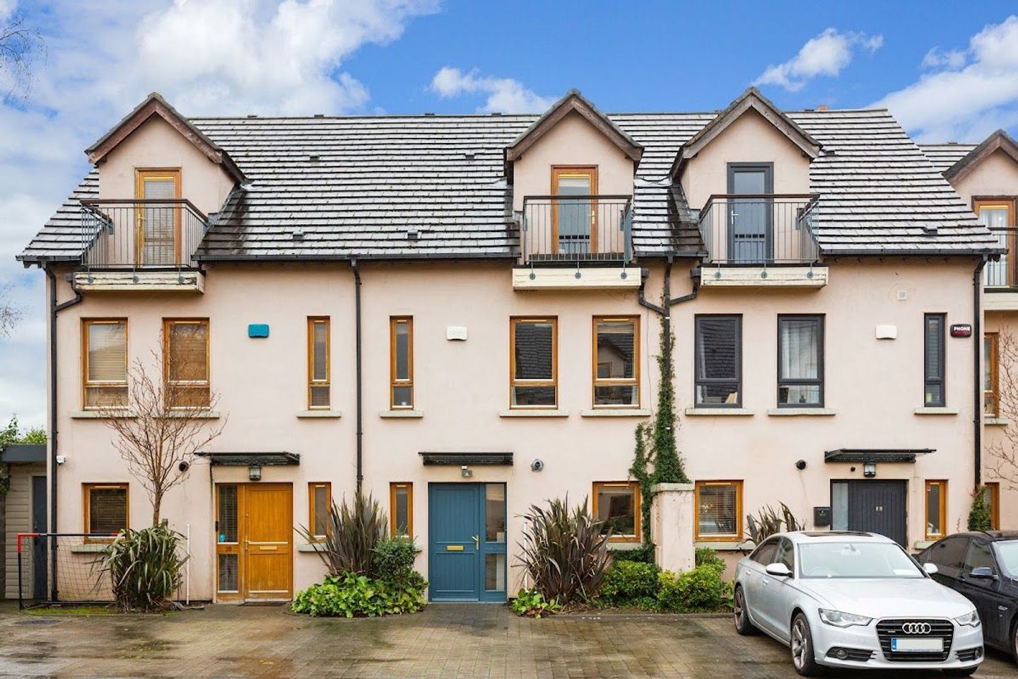 11 The Courtyard, Stepaside Park, Stepaside, Dublin 18, D18XW98