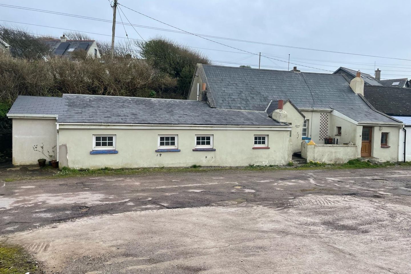 Primrose Cottage, Ballyandreen, Ballycotton, Co. Cork, P25CF95 is for