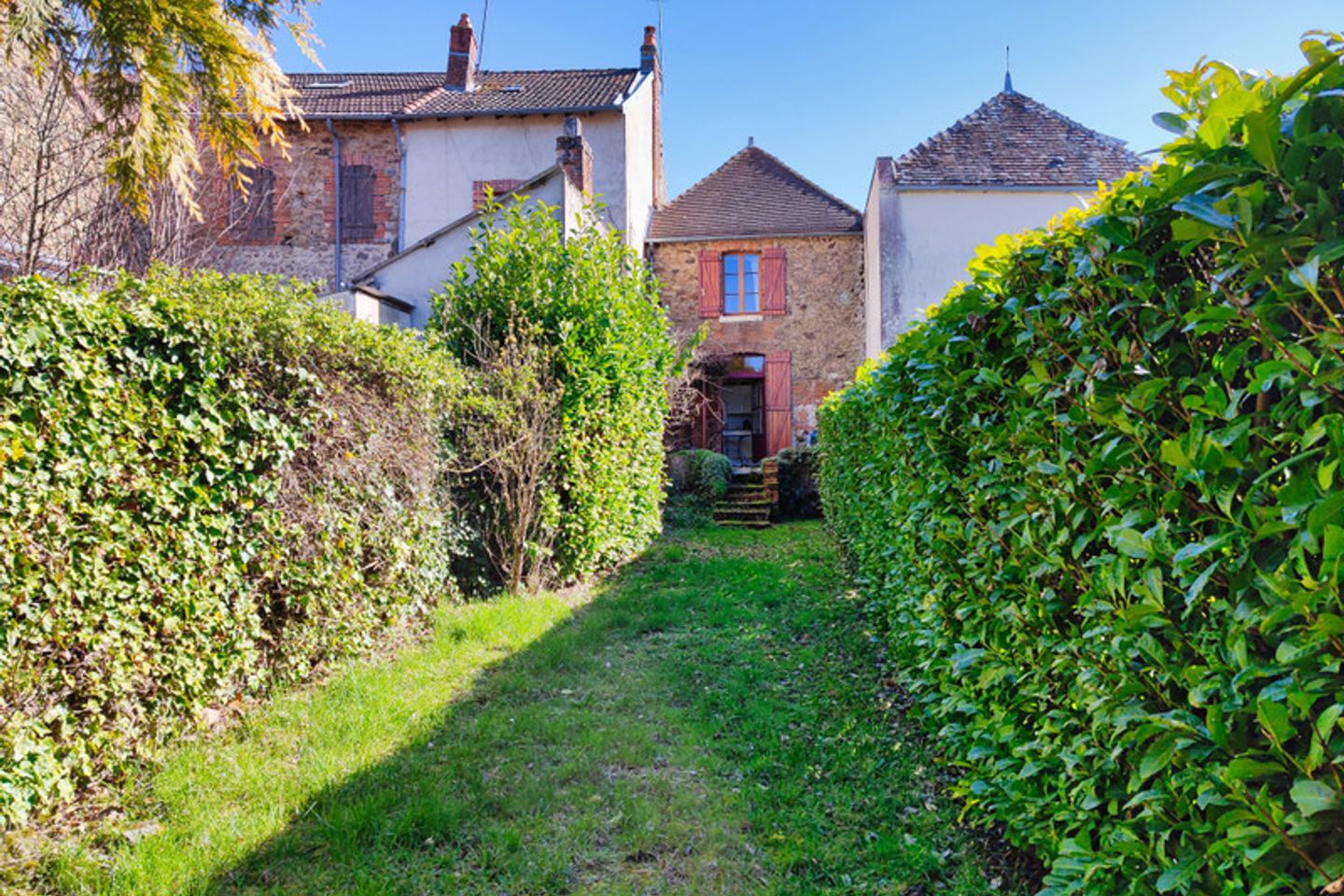 Excellent 3 Bed Townhouse For Sale In Droux HauteVienne Limousin France, HauteVienne, Limousin