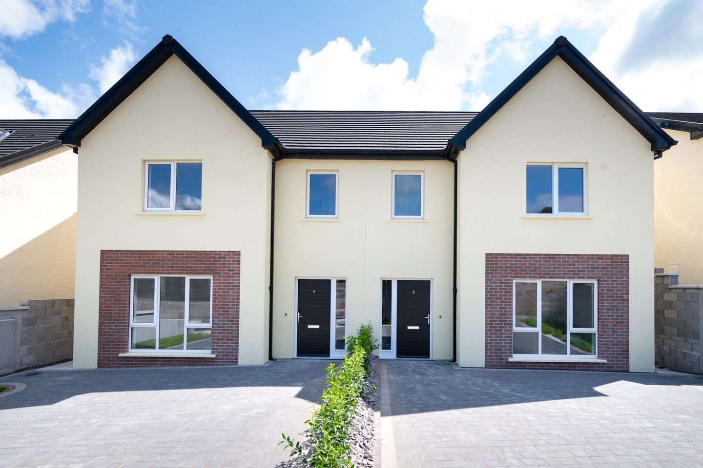 Three Bed Semi-Detached, Harbour Heights, Three Bed Semi-Detached, Harbour Heights, Rochestown, Co. Cork