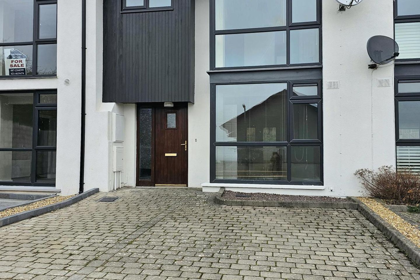 9 Marine Gates, Cobh, Co. Cork, P24R864 is for sale on Daft.ie