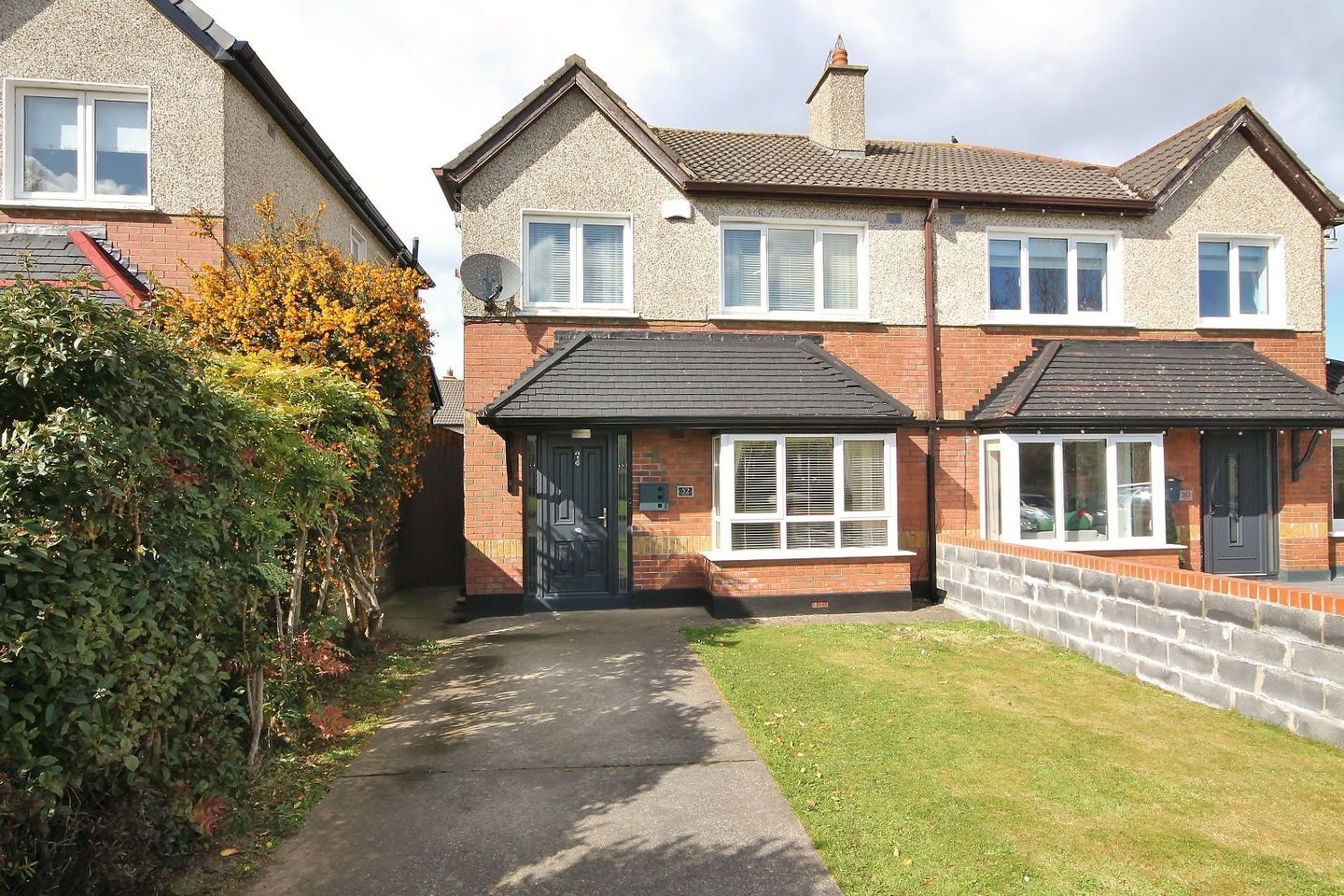 52 Ellensborough Rise, Kiltipper Road, Tallaght, Dublin 24 is for sale