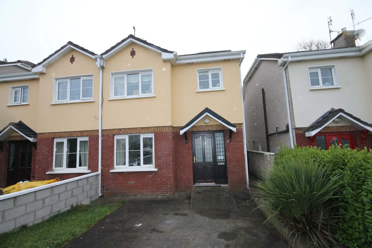 17 College Lawn, College Manor, Cobh, Co. Cork, P24FK75 is for sale on