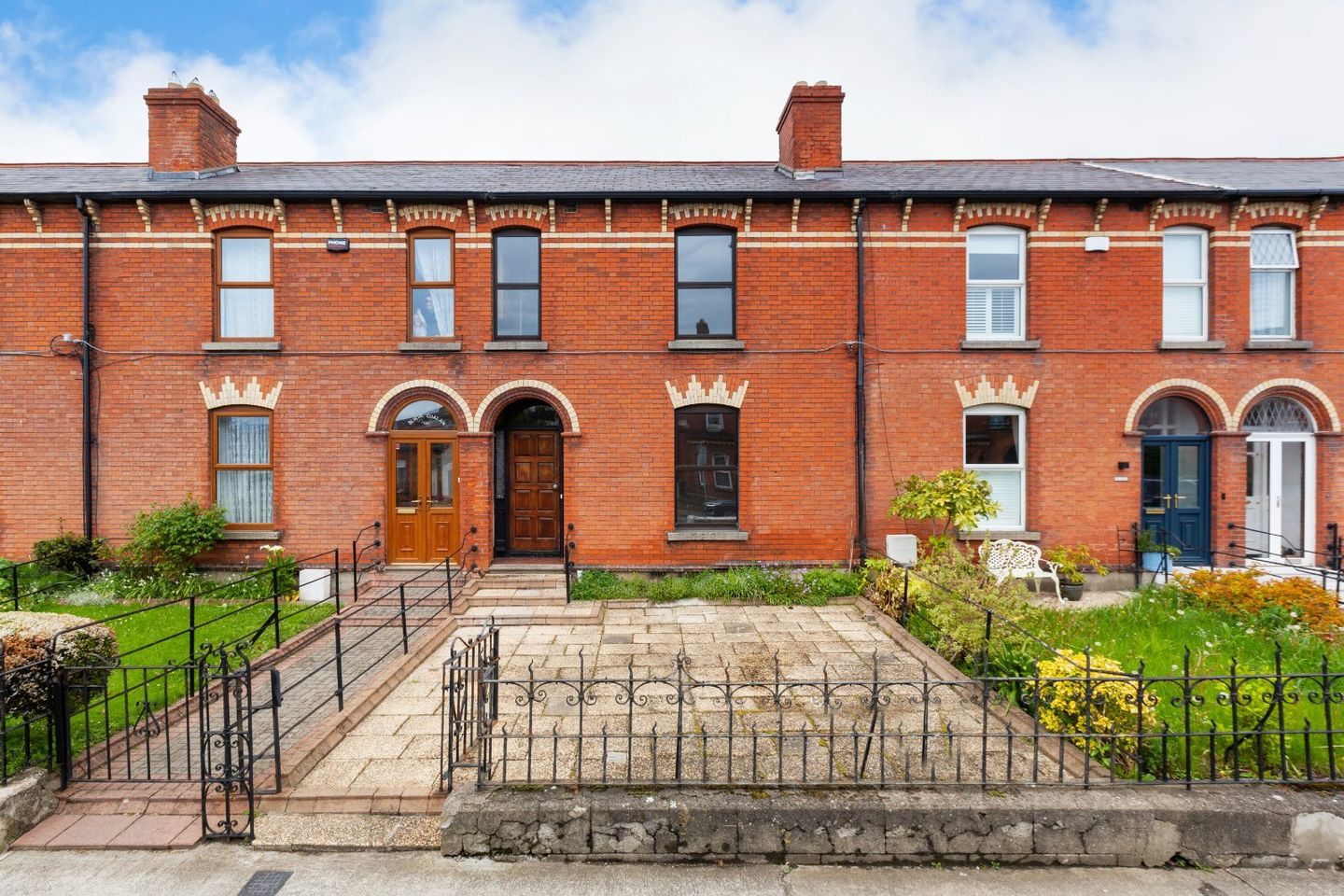 124 Connaught Street, Phibsborough, Dublin 7, D07WY20 is for sale on