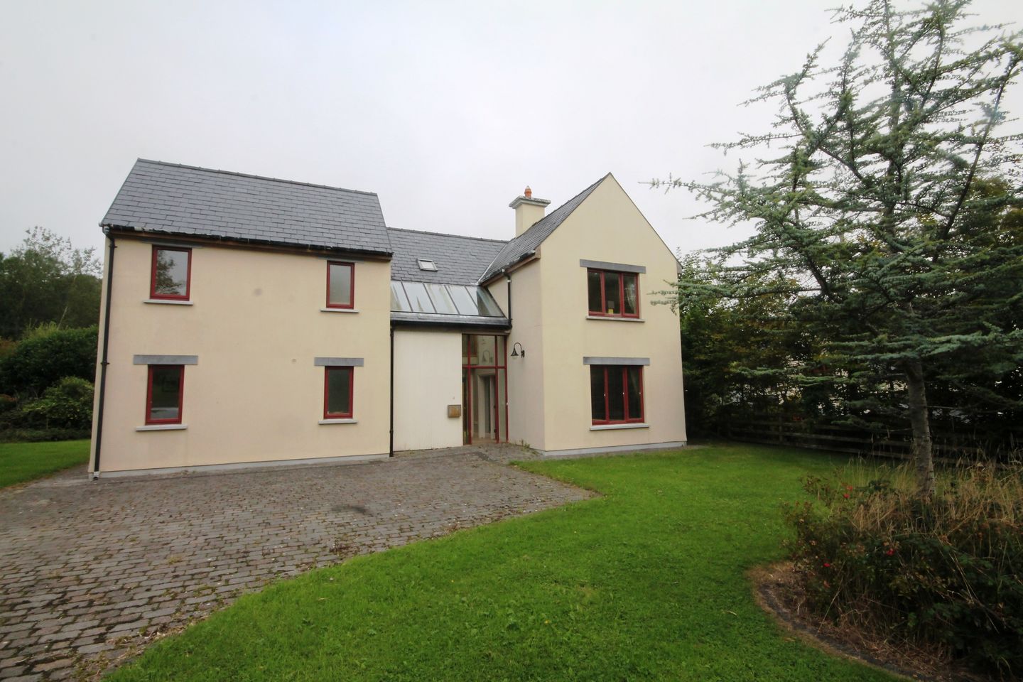 4 Páirc Na Fána, Union Hall, Co. Cork is for sale on Daft.ie