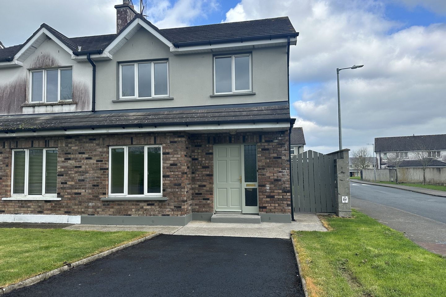 1 The Oaks, Roseleigh, Mooncoin, Co. Kilkenny, X91Y3K8 is for sale on