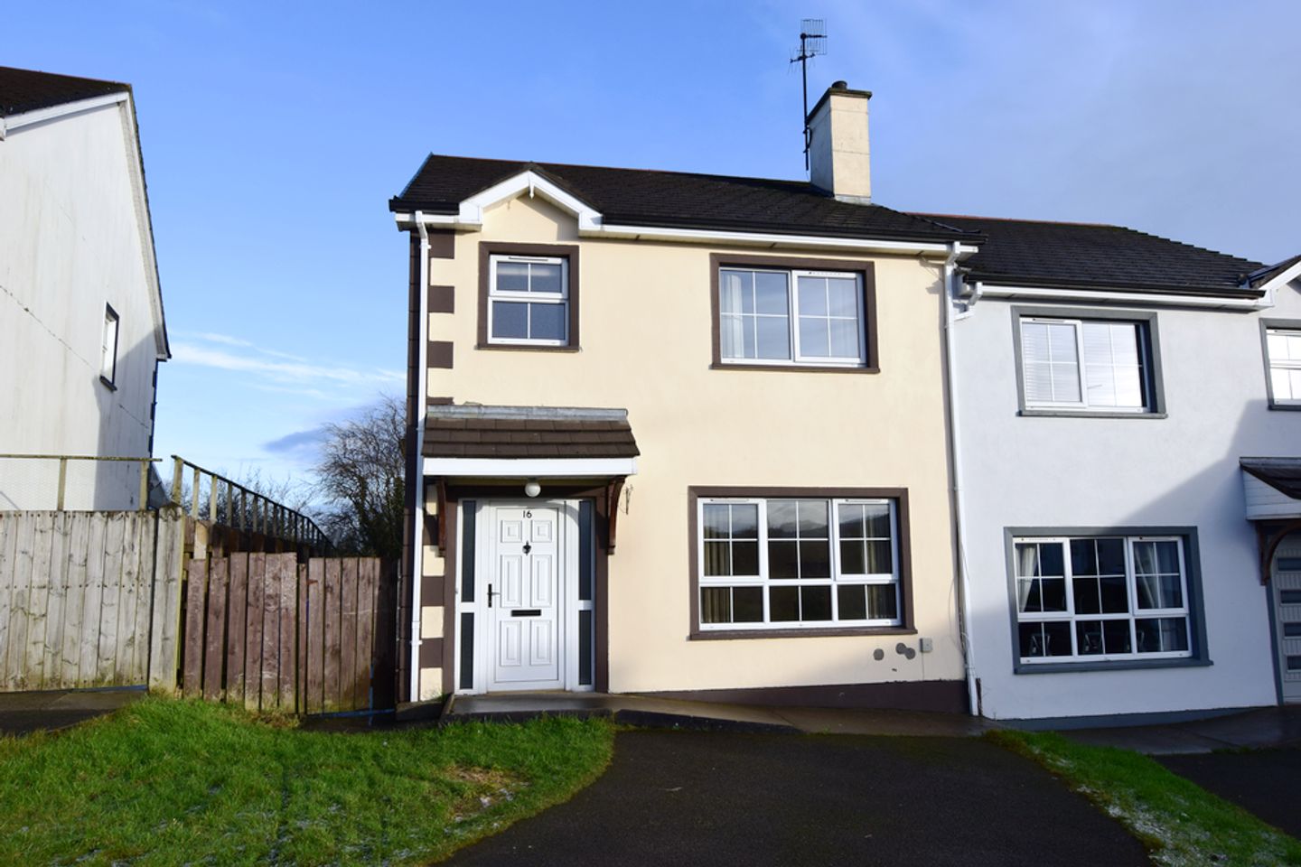 16 Sessiagh View, Ballybofey, Co. Donegal, F93H26A