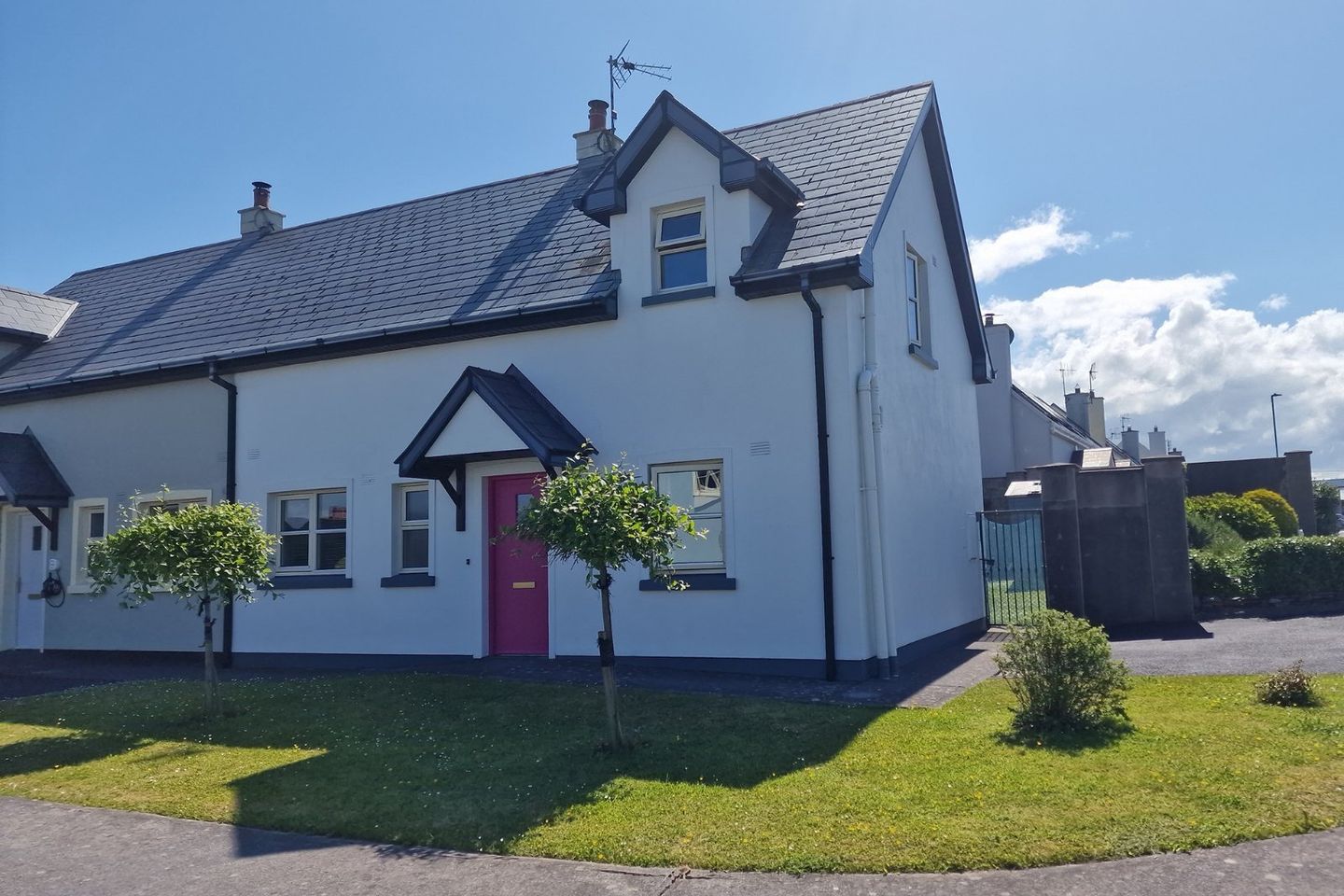 10 Cluainn Uilinn, Miltown Malbay, Co. Clare, V95VR68 is for sale on