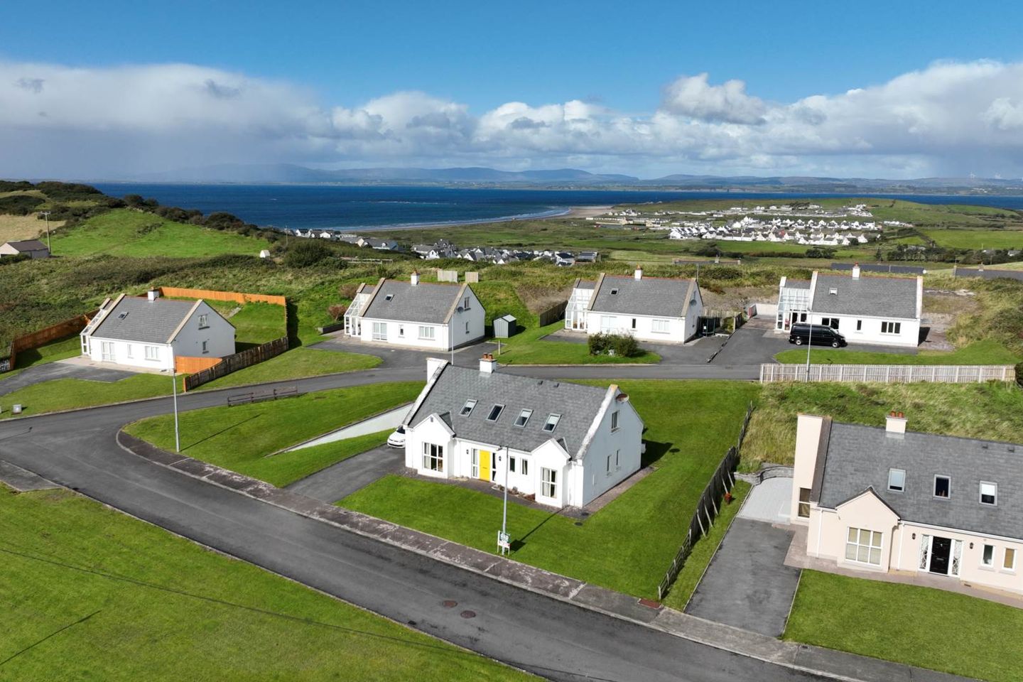 Ardeelan Cottages, Rossnowlagh, Ireland, Co. Donegal, F94K138