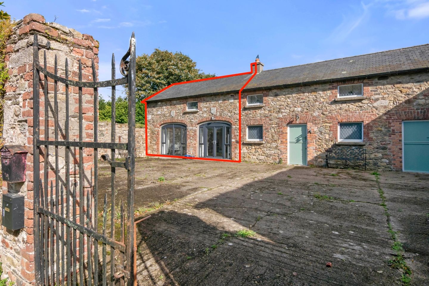 1 The Huntsman's Yard, Horetown South, Foulksmills, Co. Wexford, Y35N428