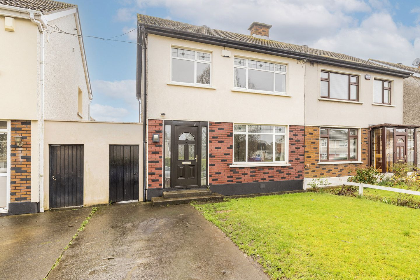 5 Crestfield Drive, Whitehall, Whitehall, Dublin 9, D09X580 is for sale