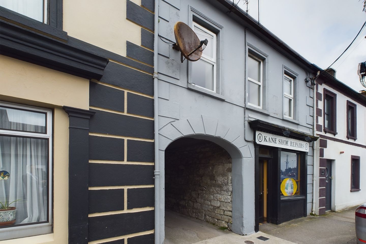 8 The Crescent, New Cork Road, Midleton, Co. Cork, P25Y654 is for sale