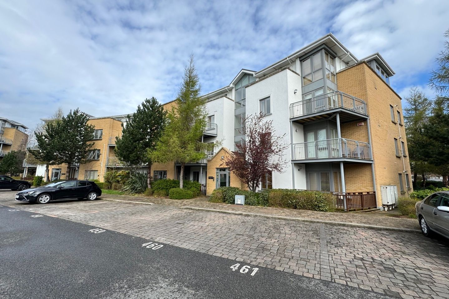 Apartment 32, Goldsmith Hall, Castleknock, Dublin 15, D15N208 is for