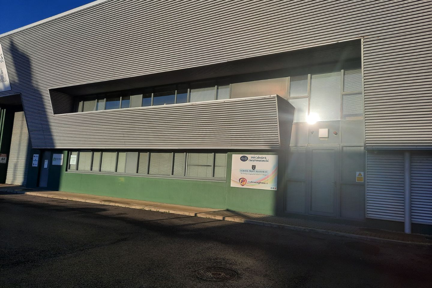 Commercial property for rent in Damastown Court, Damastown Ind.Estate