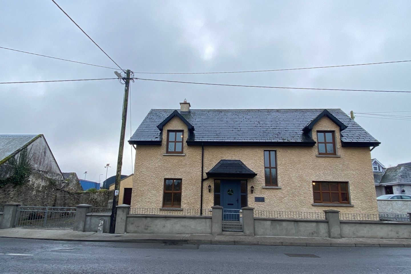 Nelly's Place, NineMile House, CarrickonSuir, Co. Tipperary is for