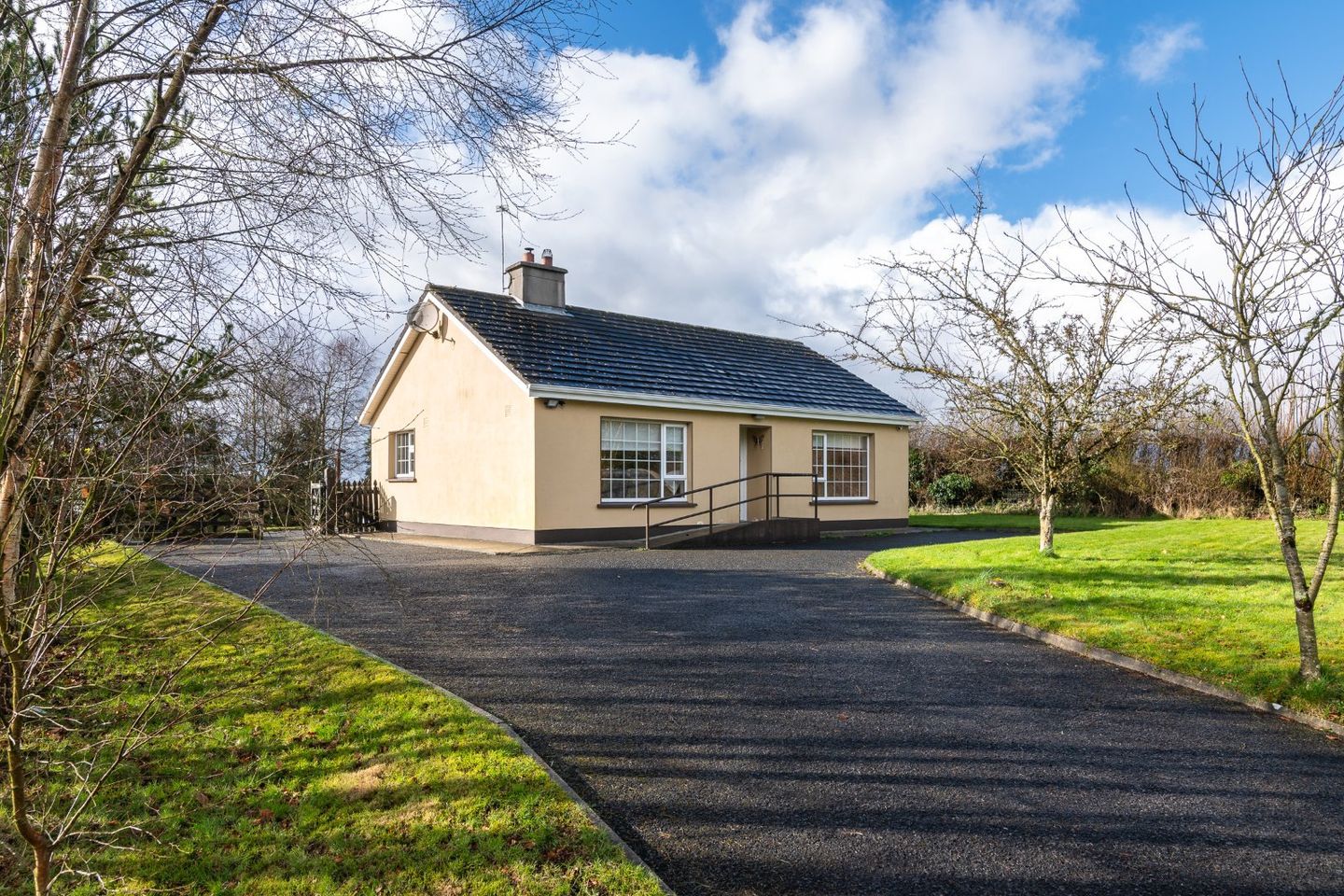 Coniker, Durrow, Tullamore, Co. Offaly, R35V520 is for sale on Daft.ie