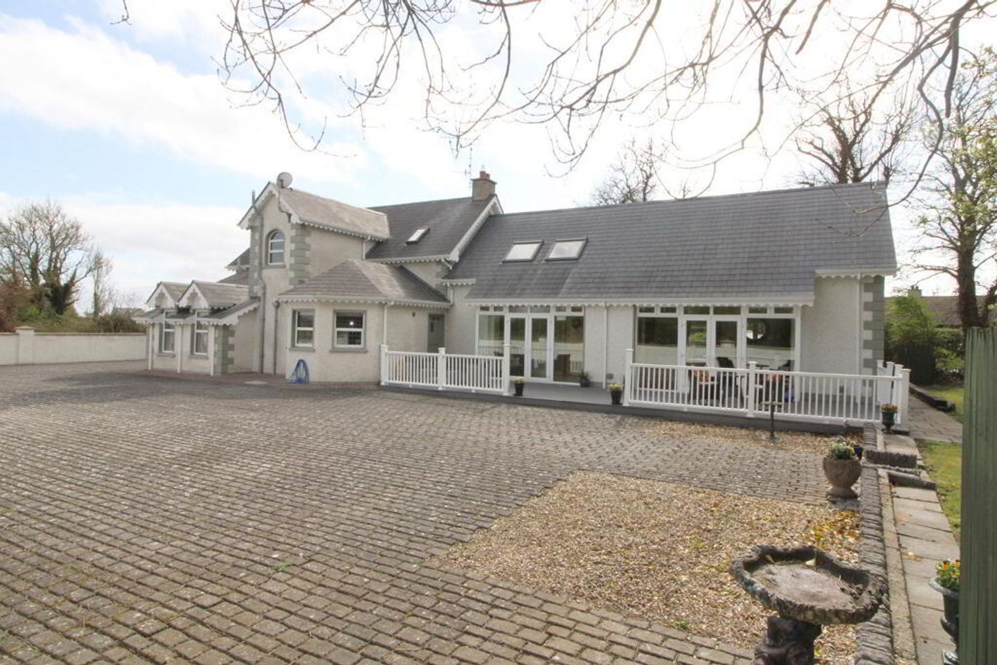 Mooretown, Commons Road, Dromiskin, Dundalk, Co. Louth, A91KX64 is for