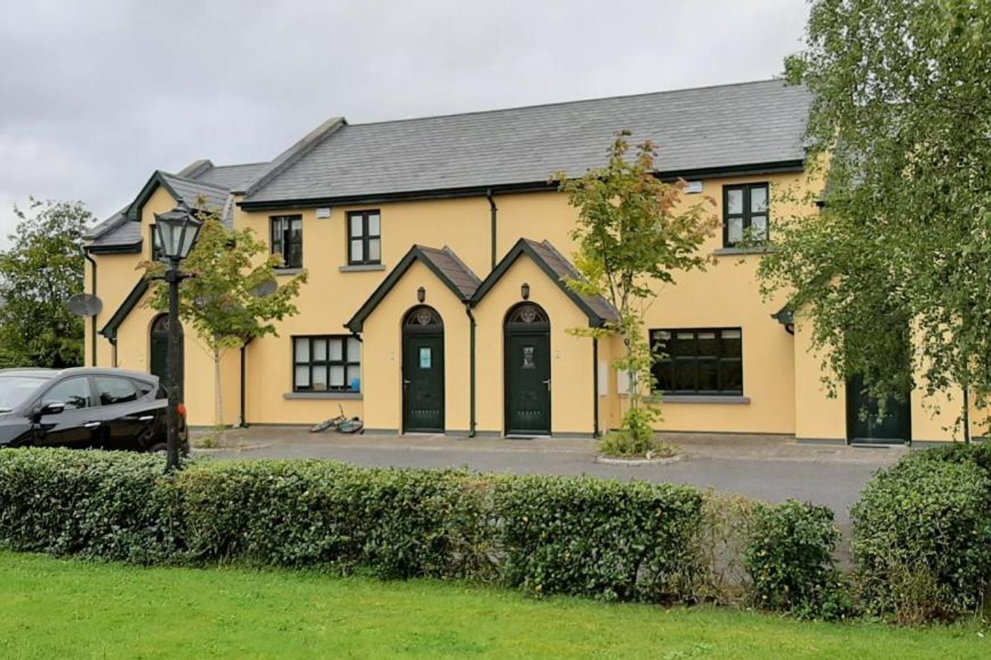 16 Properties Garrison Waterside Holiday Homes & The Garrison Bar, Leighlinbridge, Co. Carlow