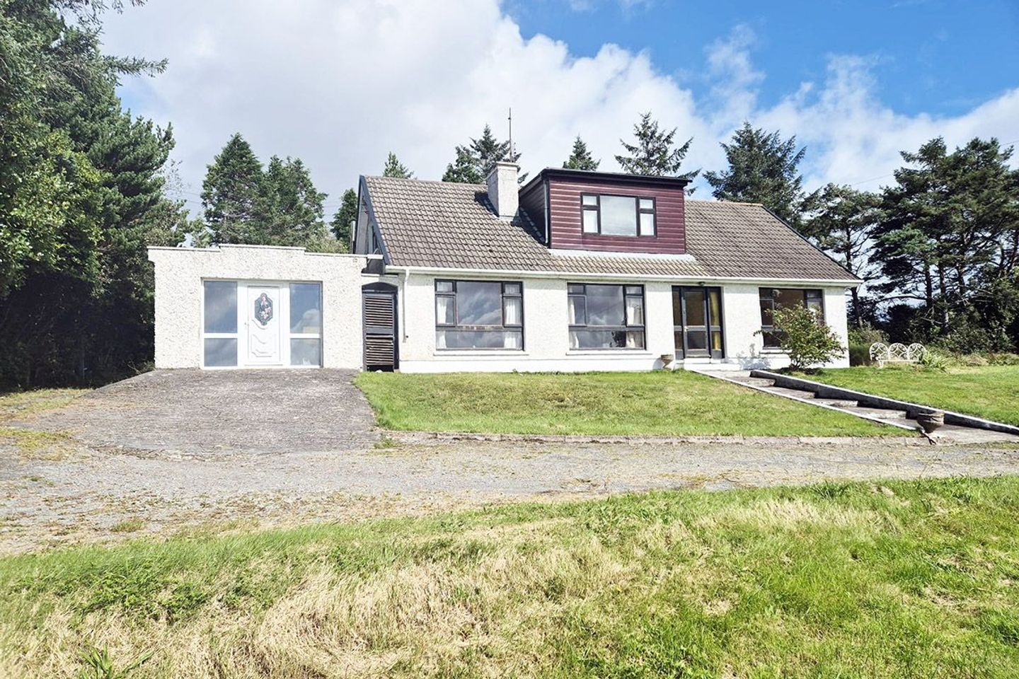 White Cottage, Derrycreha, Glengarriff, Co. Cork, P75TY39