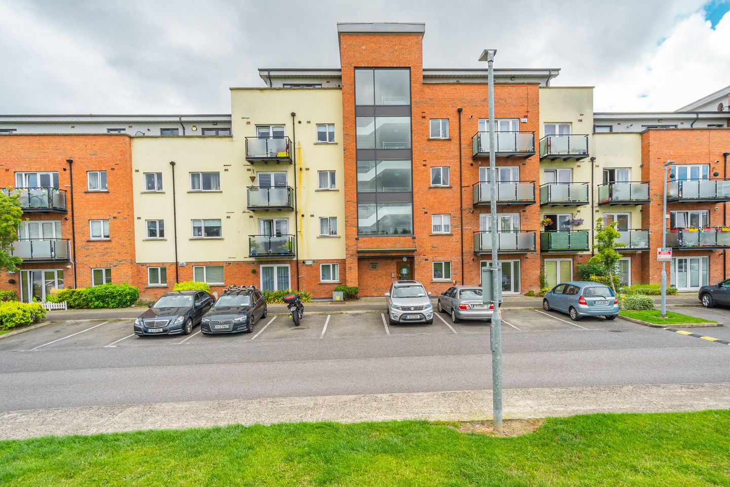 Apartment 81, Mayeston Court, Finglas, Dublin 11, D11EV27 is for sale