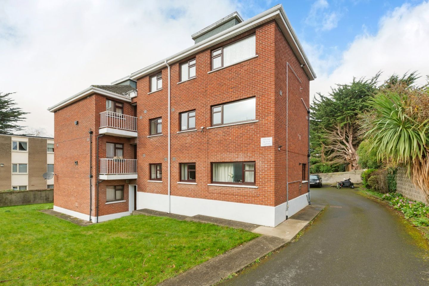 38 Mobhi Court, Glasnevin, Dublin 11, D09R681 is for sale on Daft.ie