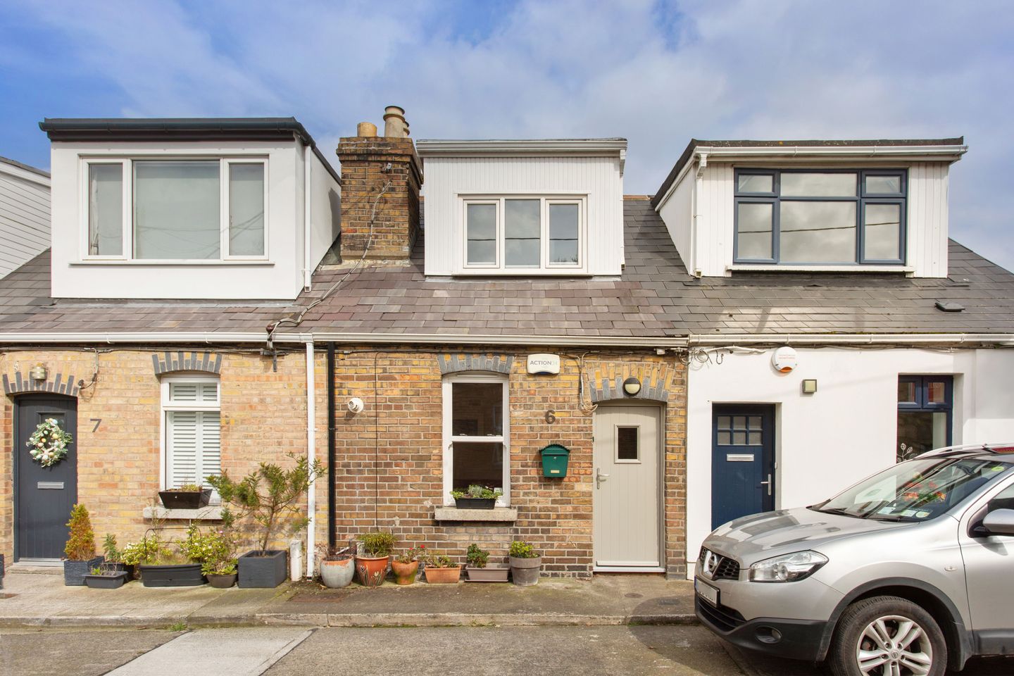 6 Le Vere Terrace, Harold's Cross, Dublin 6W, D6WH702 is for sale on