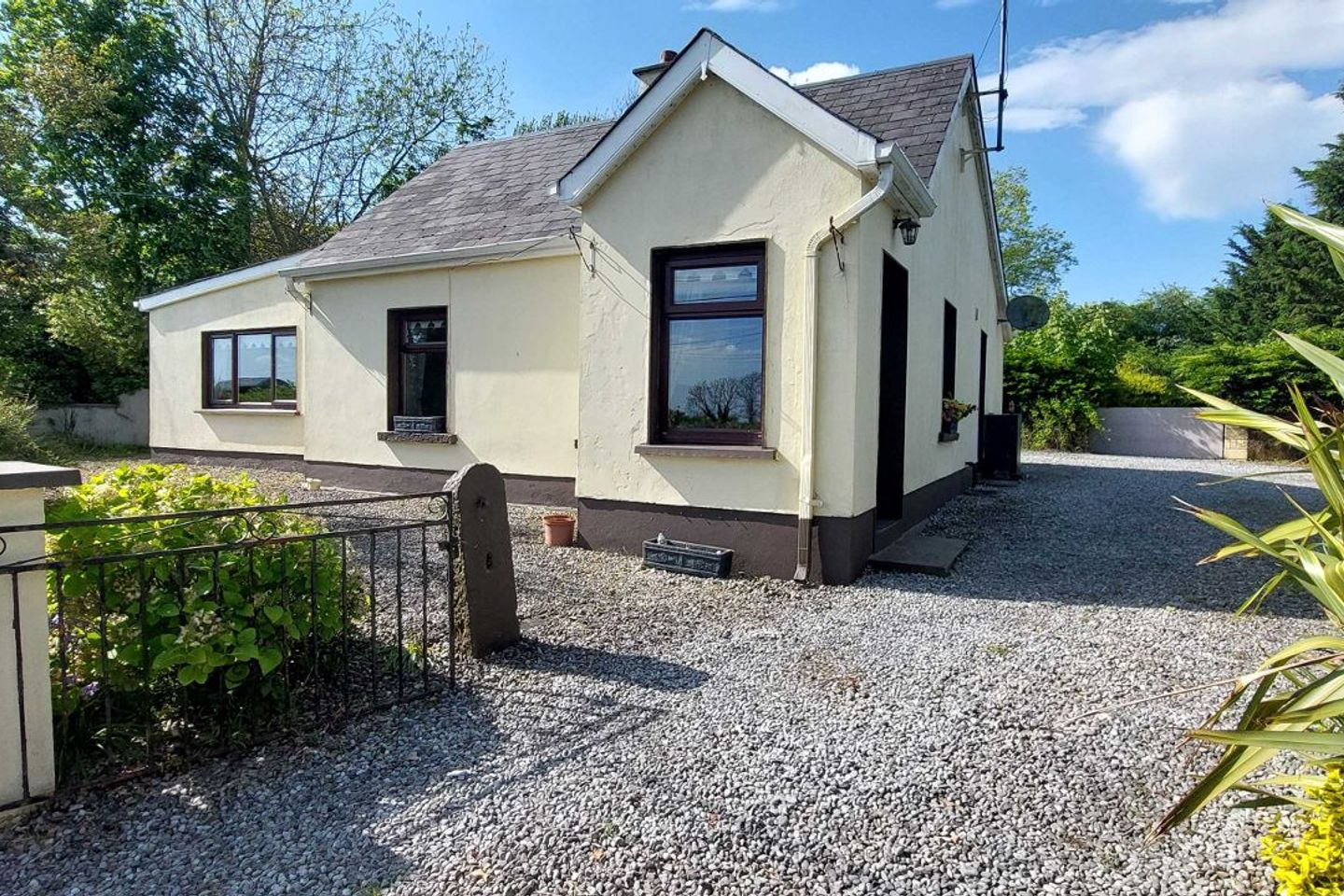 Bog Road, Milltownpass, Milltownpass, Co. Westmeath, N91T9W9 is for