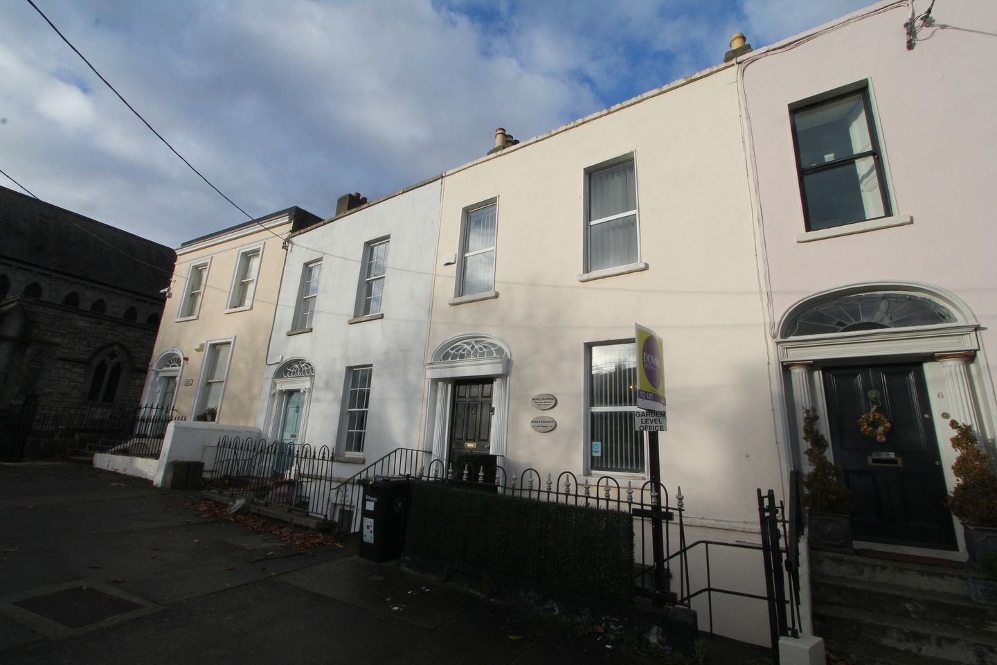 Commercial property for rent in 7 Northumberland Avenue (Garden Level