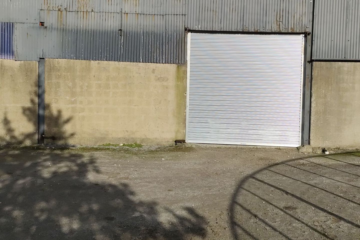 Commercial property for rent in 5 mins from the N2, Carrickmacross, Co