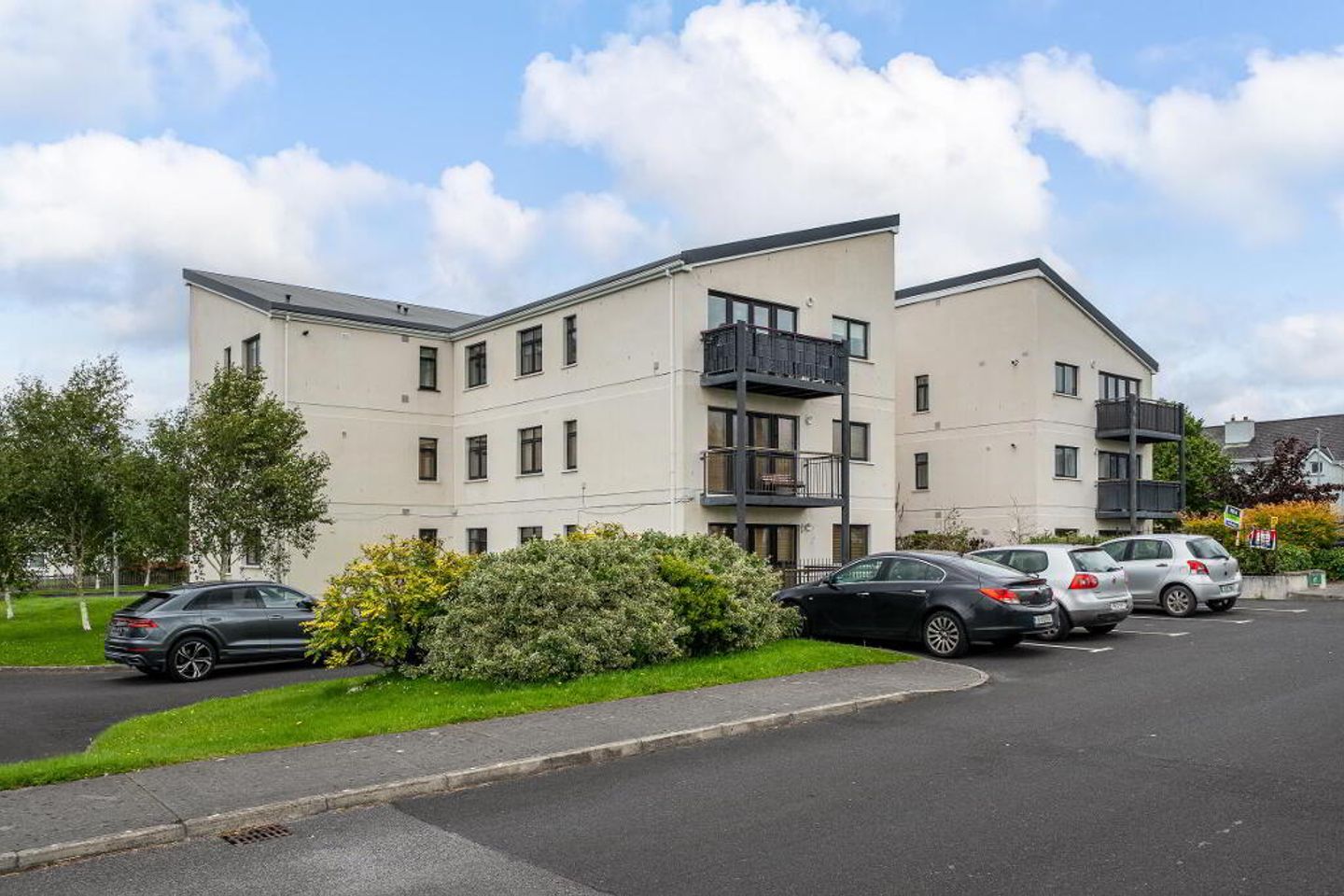 8 Montrey Pine, River Village, Monksland, Athlone, Co. Roscommon, N37R624