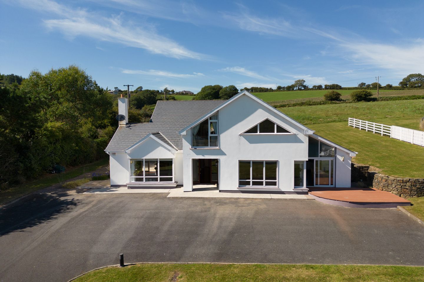 1 The Point, Fountainstown, Co. Cork, P43Y402