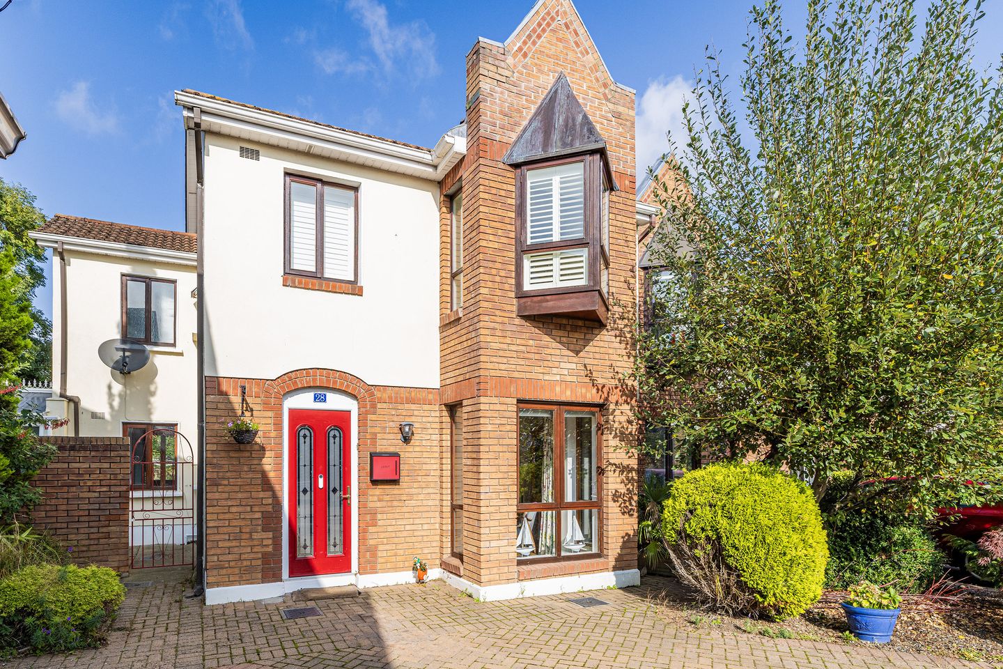 28 Camberley Oaks, Churchtown, Churchtown, Dublin 14, D14K7H6 is for sale on Daft.ie