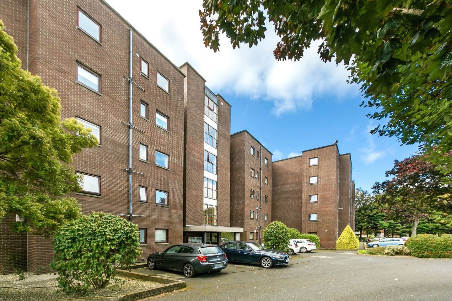 20 Elgin House, Ballsbridge Court, Serpentine Avenue, Ballsbridge, Dublin 4 is for sale on Daft.ie