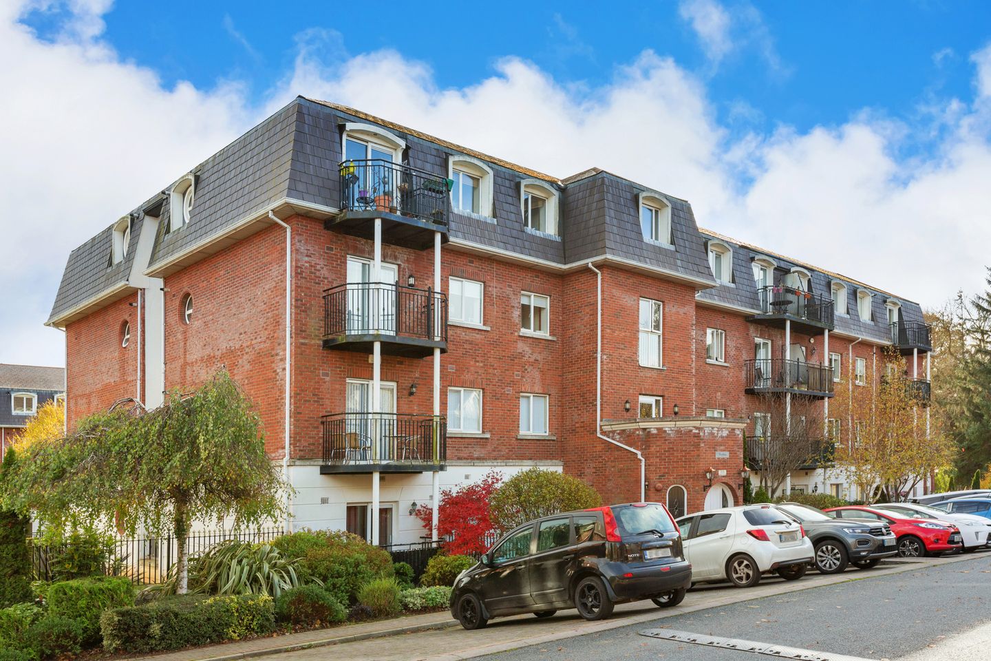 69 Castle Court, Kilgobbin Wood, Sandyford, Dublin 18, D18V268 is for