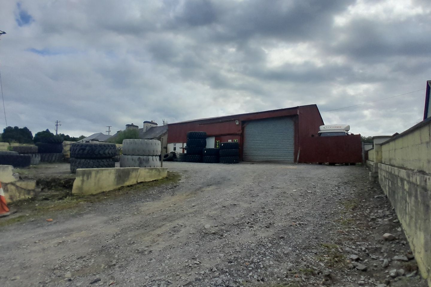 Ballina Road, Swinford, Co. Mayo, F12T289