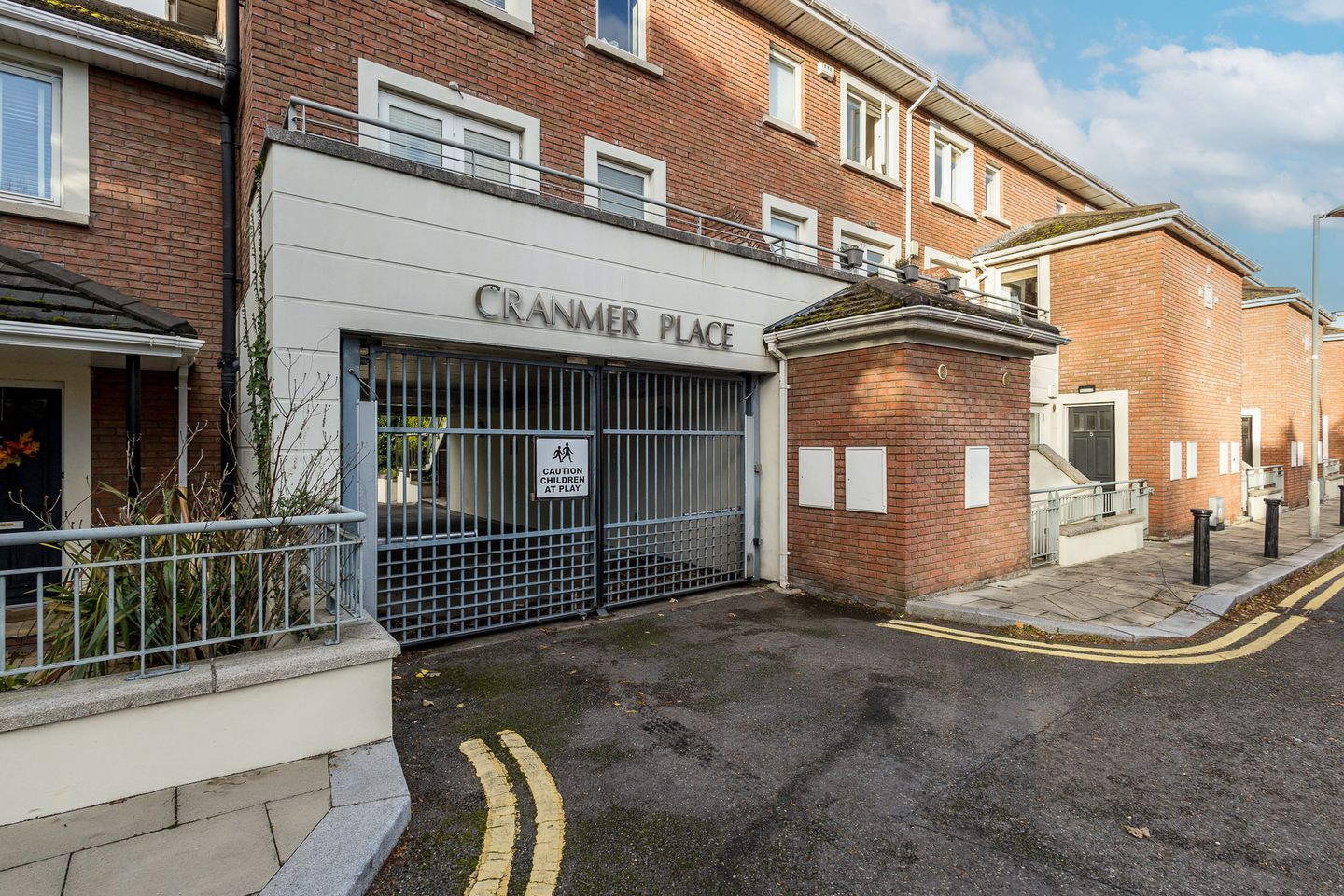 7 Cranmer Place, Haddington Road, Ballsbridge, Dublin 4, D04W210 is for