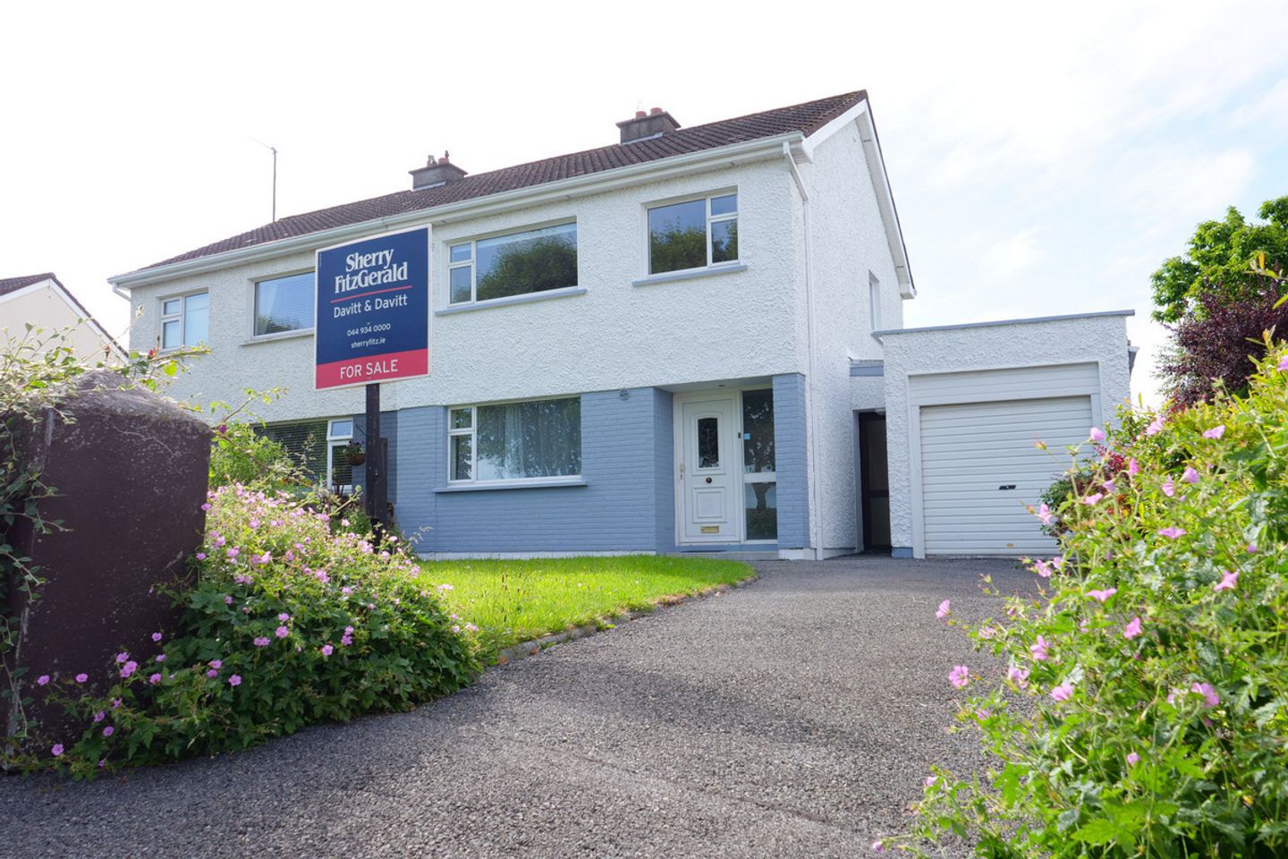19 Lynn Heights, Mullingar, Co. Westmeath, N91R8H2 is for sale on Daft.ie